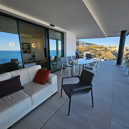 Seaviews Cornor Penthouse アパート フエンヒロラ